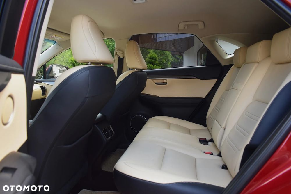 Lexus NX 300h Executive Line - 7