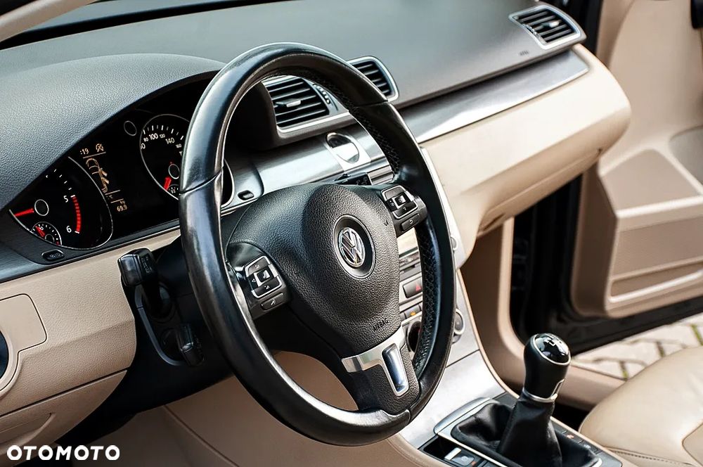 Volkswagen Passat 2.0 TDI 4Mot Highline - 32