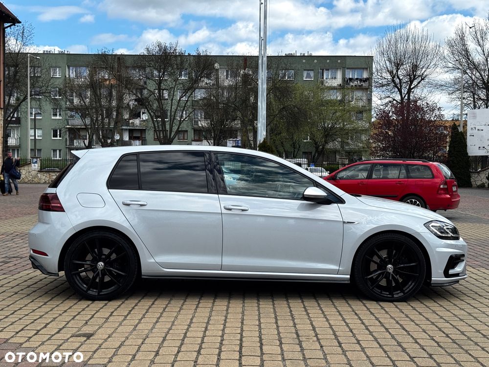 Volkswagen Golf - 33