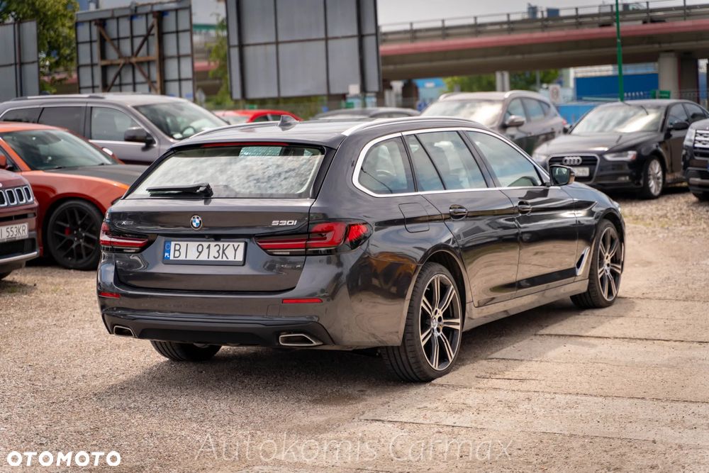 BMW Seria 5 530i xDrive Luxury Line - 7
