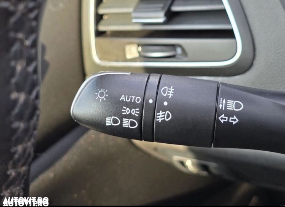 Renault Megane Blue dCi 116 Intens - 12