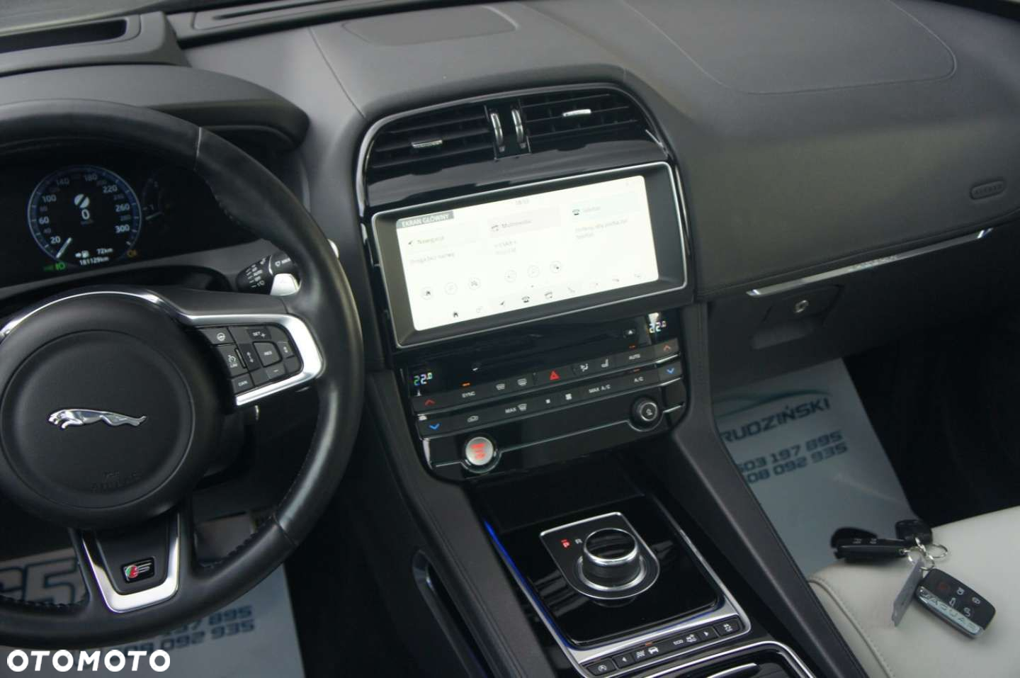 Jaguar F-Pace - 10
