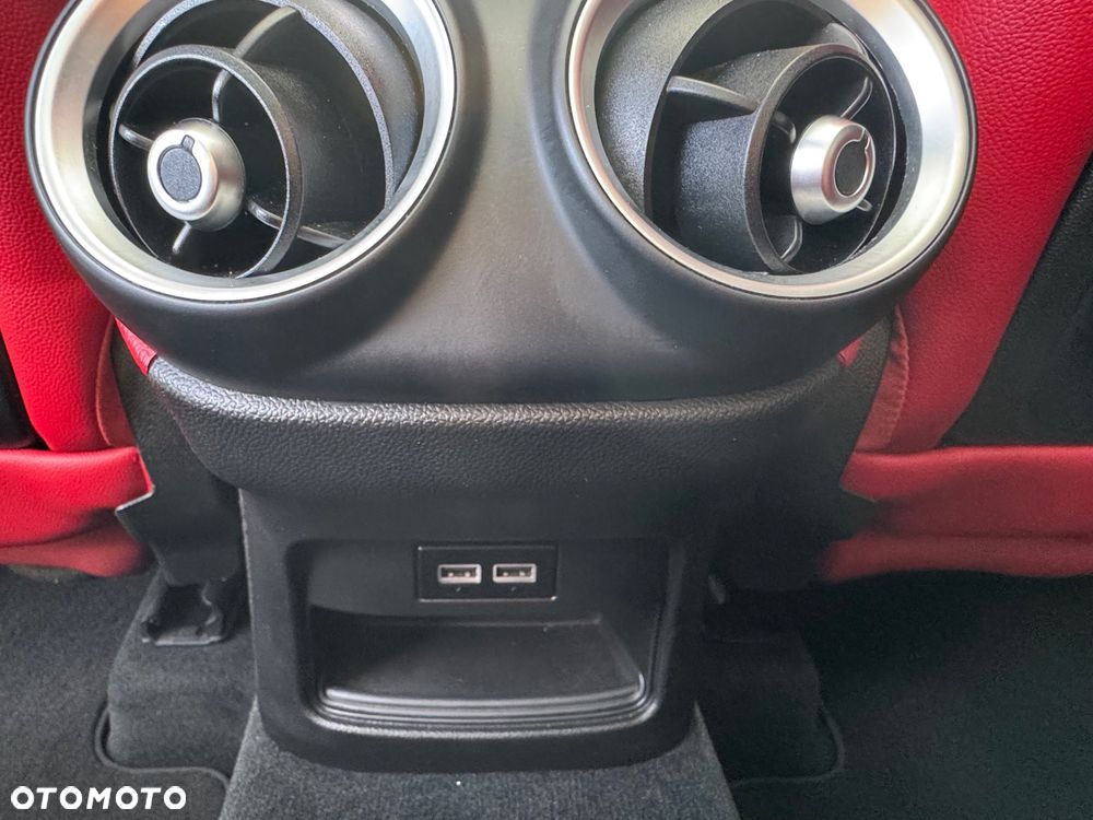 Alfa Romeo Stelvio - 30