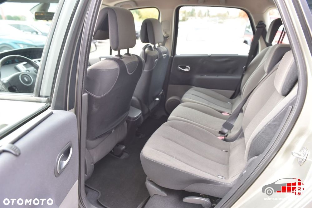 Renault Grand Scenic - 14