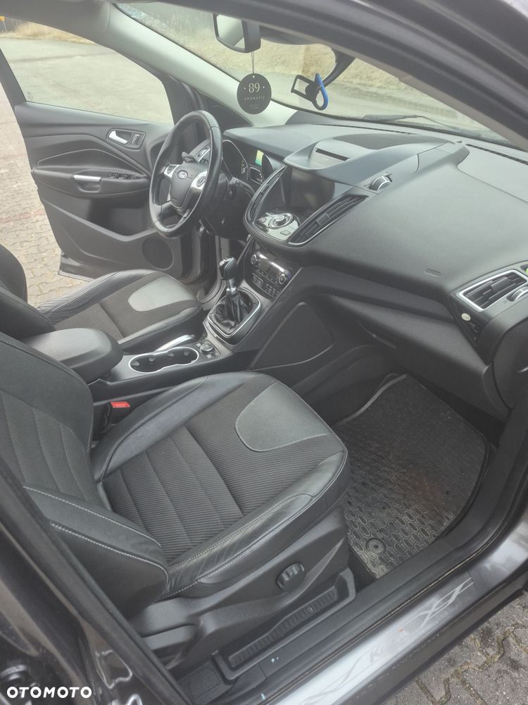 Ford Kuga 1.5 EcoBoost 2x4 Titanium - 26