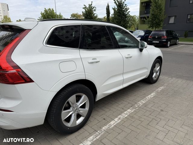 Volvo XC 60 B4 MHEV AT8 FWD Momentum Pro - 3