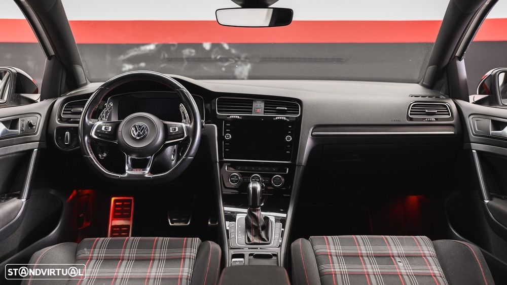 VW Golf GTI 2.0 TSI OPF DSG Performance - 23
