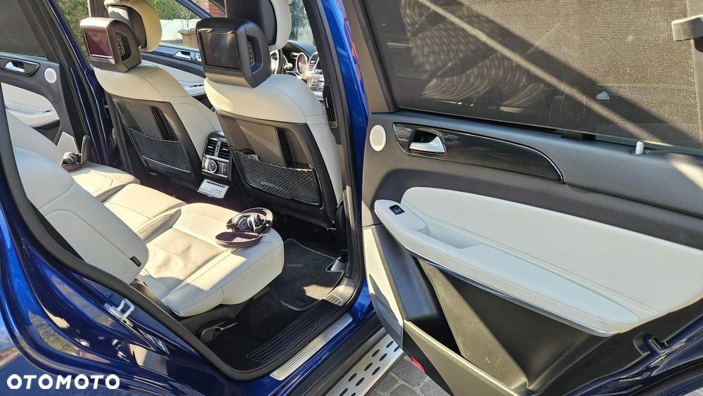 Mercedes-Benz GLS - 30