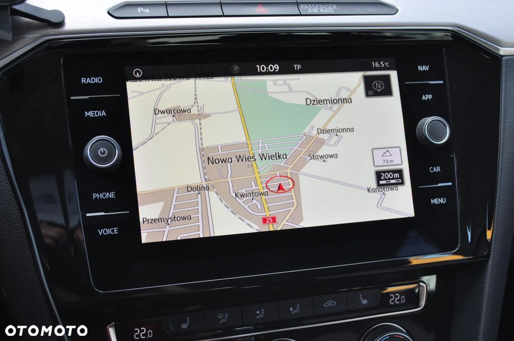 Volkswagen Passat Variant 2.0 TDI SCR DSG Highline - 23