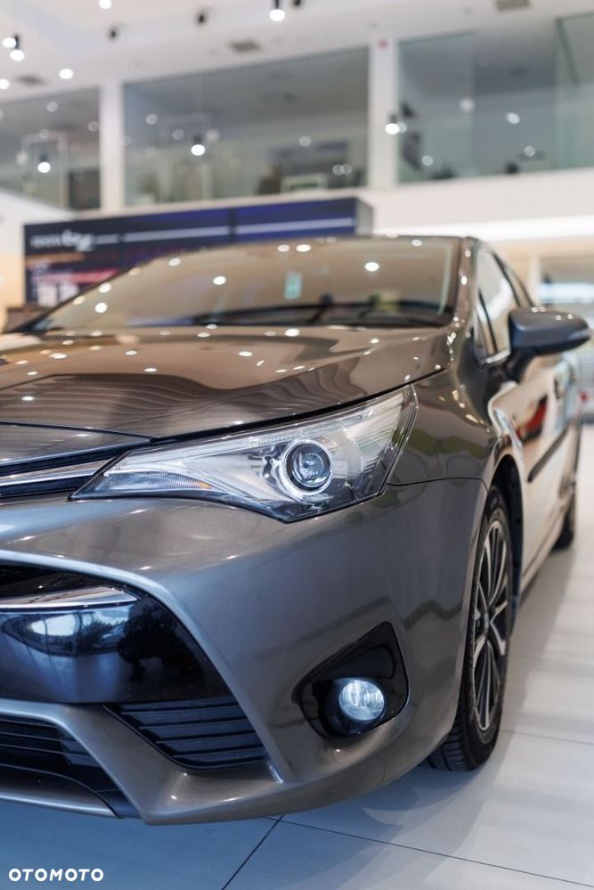 Toyota Avensis - 6