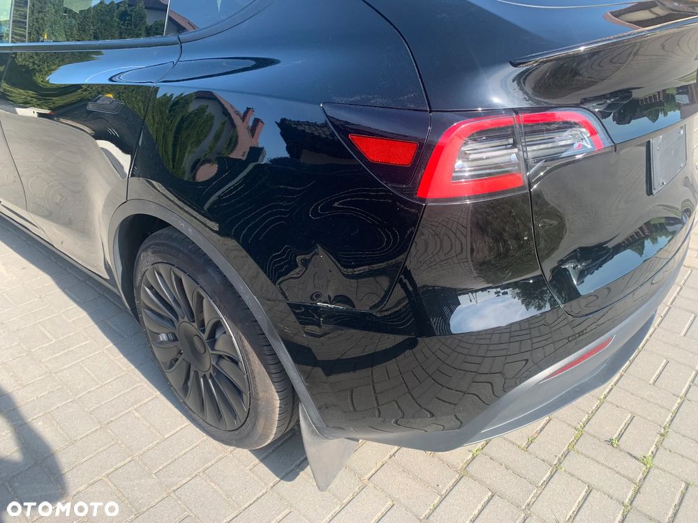 Tesla Model Y Long Range Dual Motor AWD - 16