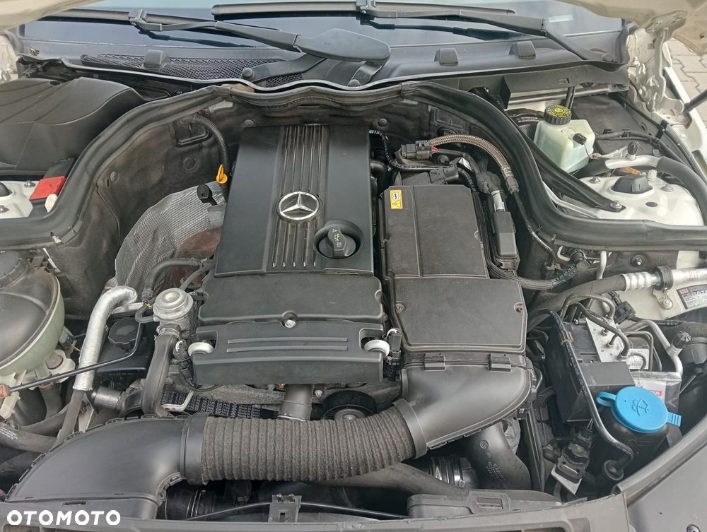 Mercedes-Benz Klasa C 180 T Kompressor Automatik BlueEFFICIENCY Avantgarde - 16