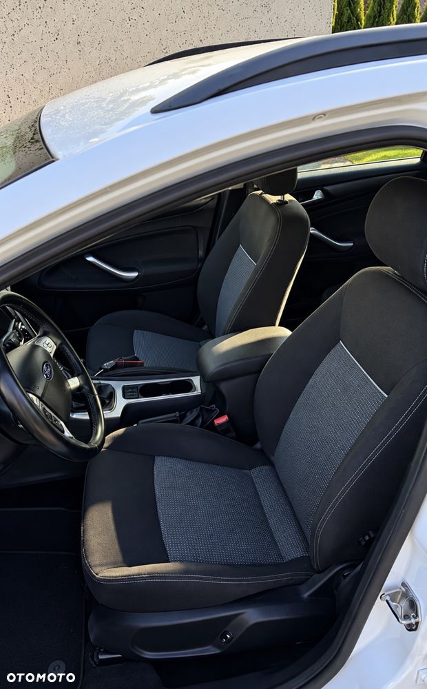 Ford Mondeo Sw 2013 photo 4