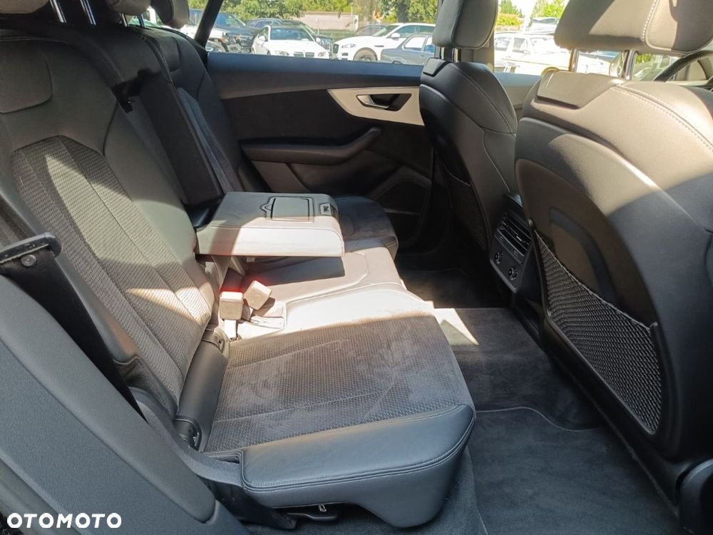 Audi SQ8 - 26