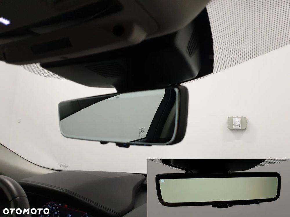 Jaguar XE 2.0 D180 SE - 34