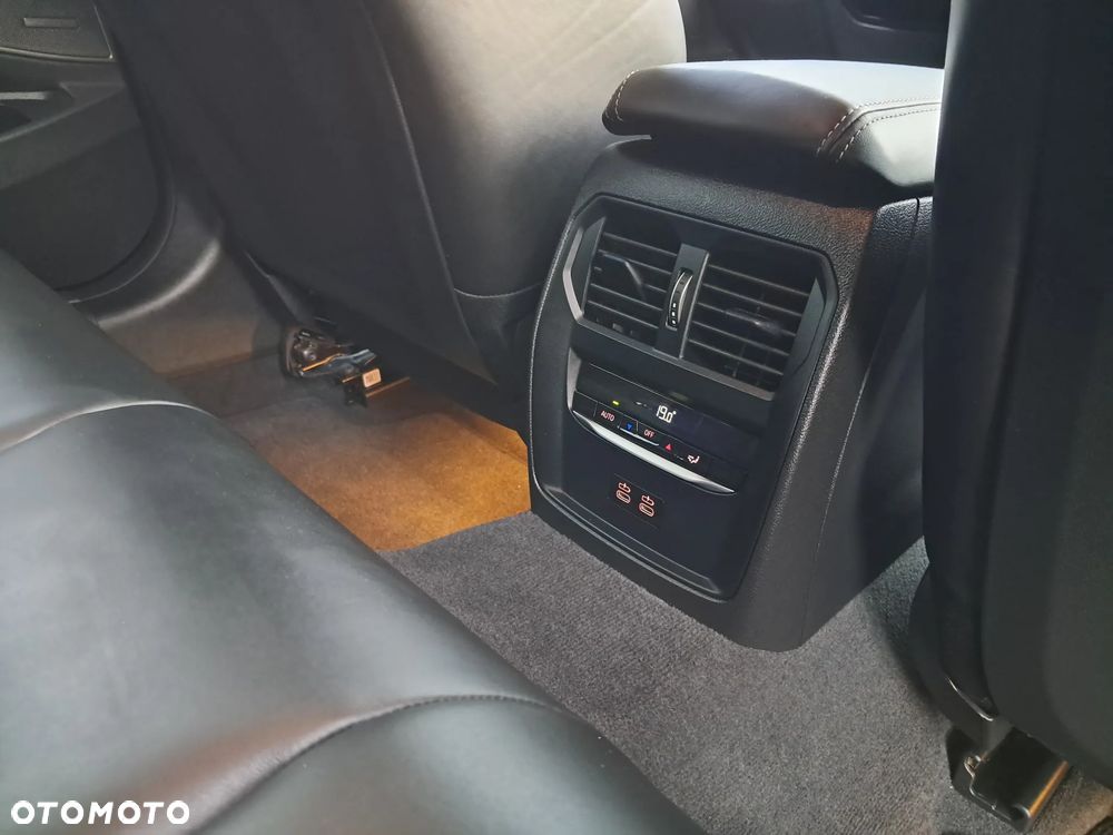 BMW Seria 3 320d xDrive MHEV M Sport sport - 13