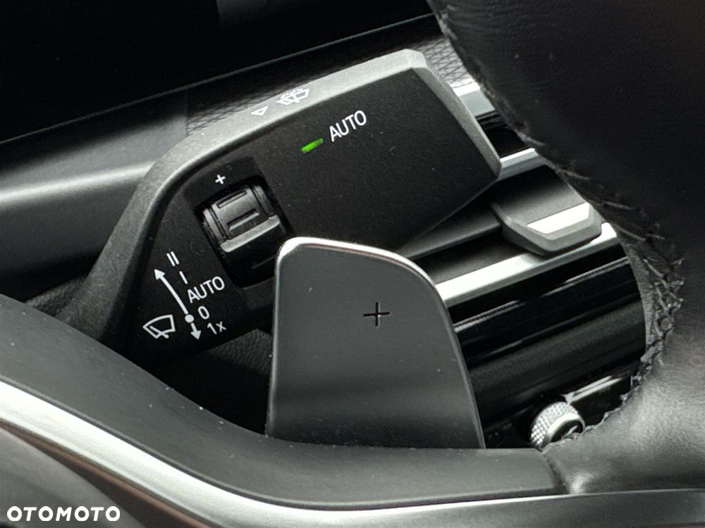 BMW Seria 3 320d xDrive - 12