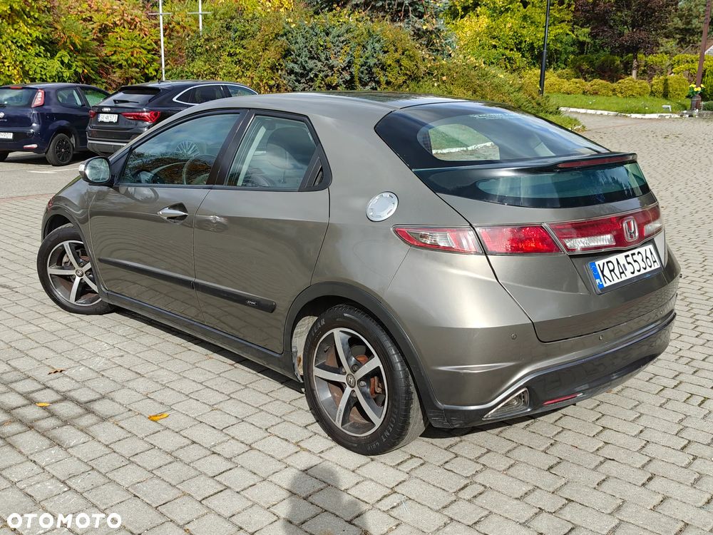 Honda Civic 1.8 Comfort - 26