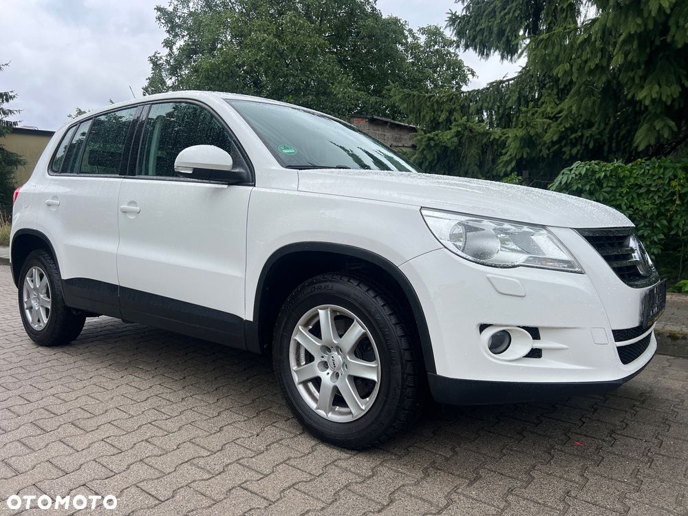 Volkswagen Tiguan - 1