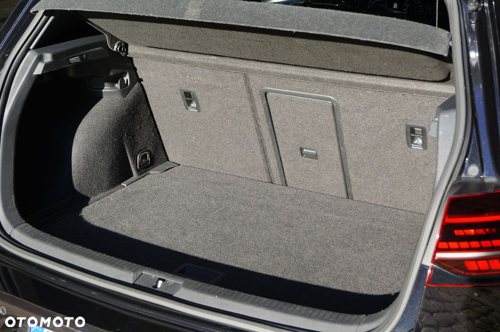 Volkswagen Golf - 11
