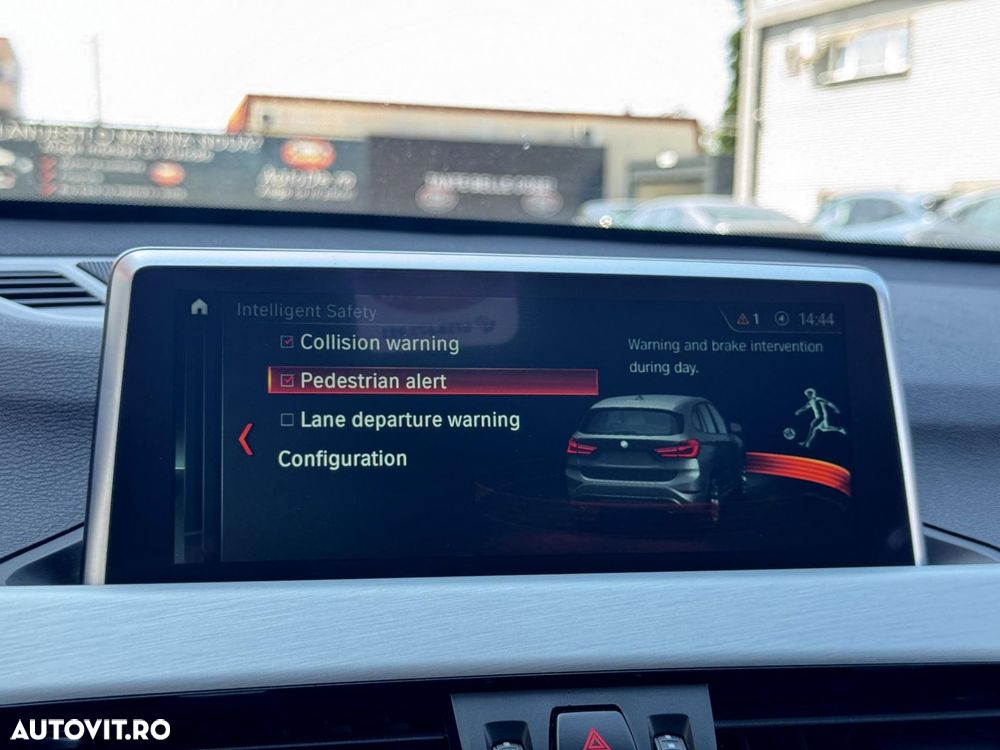 BMW X1 xDrive20i AT - 21