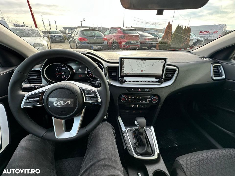 Kia Ceed - 8