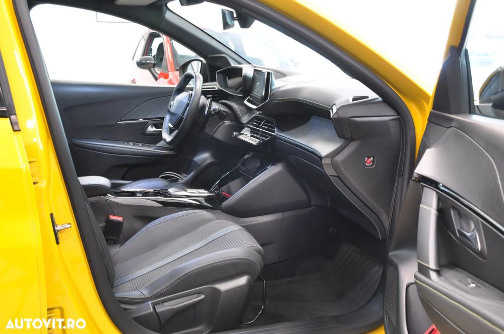 Peugeot 208 1.2 L PureTech STT EAT8 GT Pack - 12