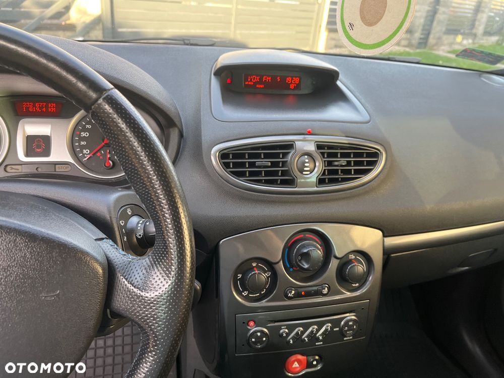 Renault Clio 1.6 16V Exception - 11