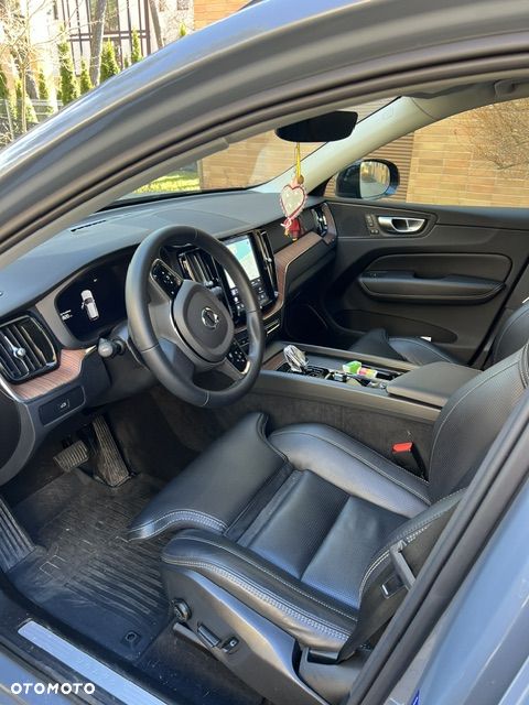 Volvo XC 60 B5 B AWD Plus Bright - 5