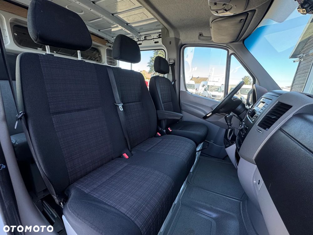 Mercedes-Benz Sprinter - 19