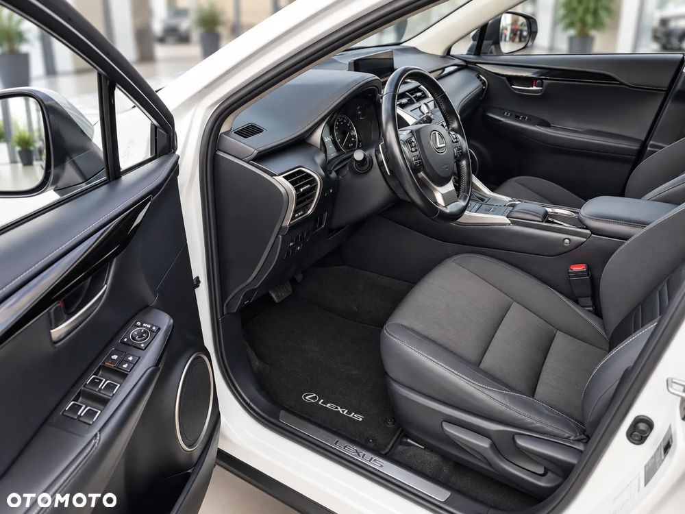 Lexus NX 300 Business Edition AWD - 22