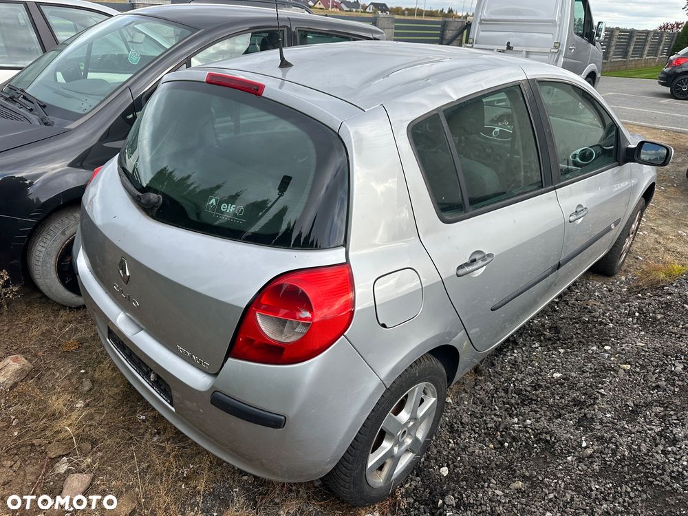 Renault Clio 1.2 16V Authentique - 4