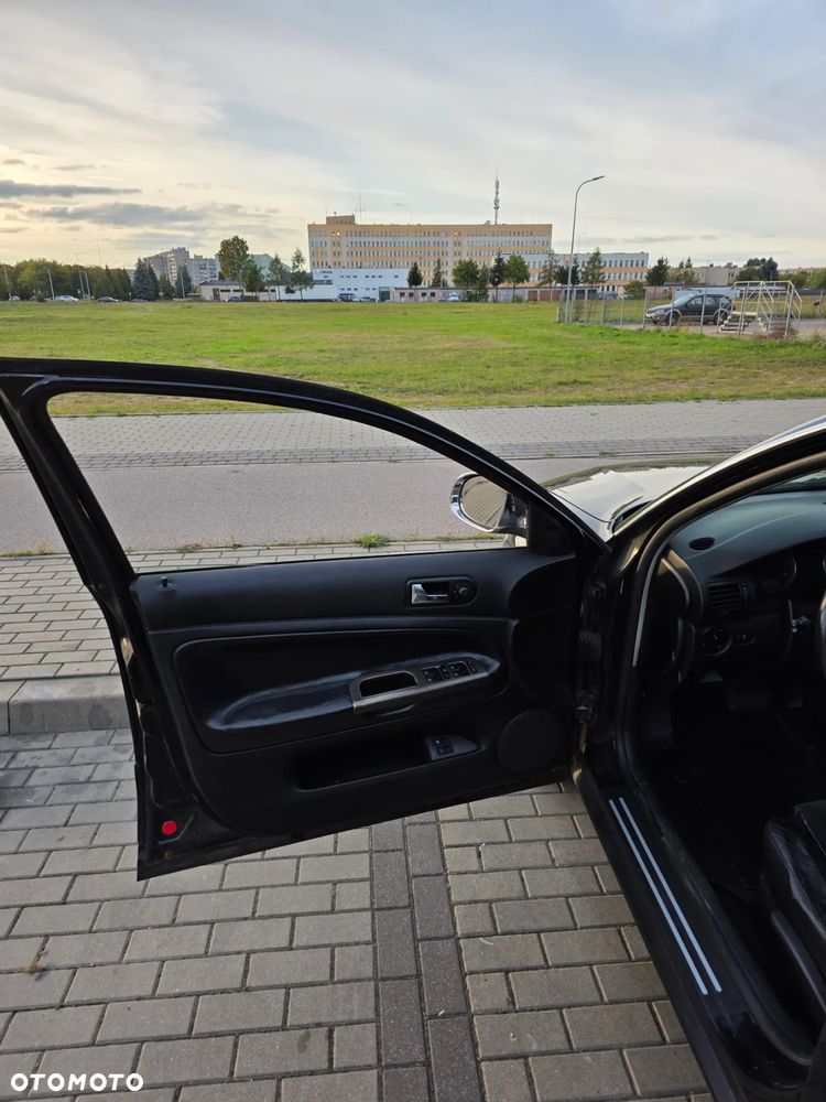Volkswagen Passat - 22