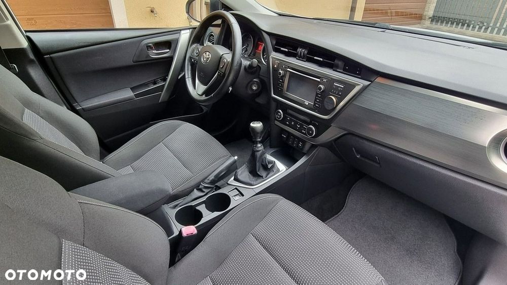 Toyota Auris - 13