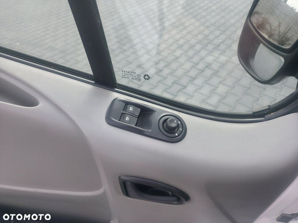 Opel Vivaro - 15