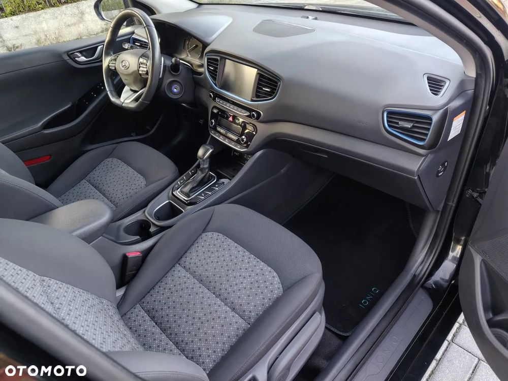 Hyundai IONIQ - 8