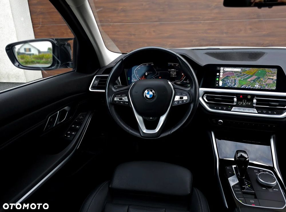 BMW Seria 3 320d xDrive Luxury Line sport - 23