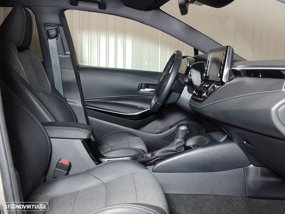 Toyota Corolla Touring Sports 1.8 Hybrid Comfort+P.Sport - 10