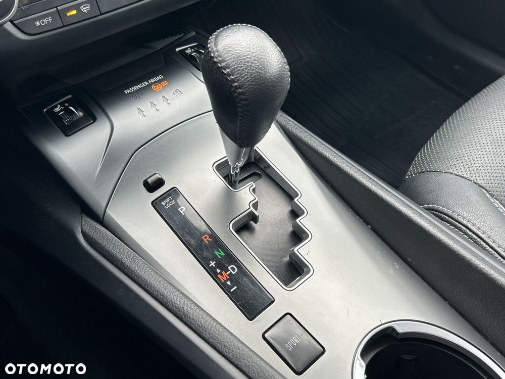 Toyota Avensis - 21