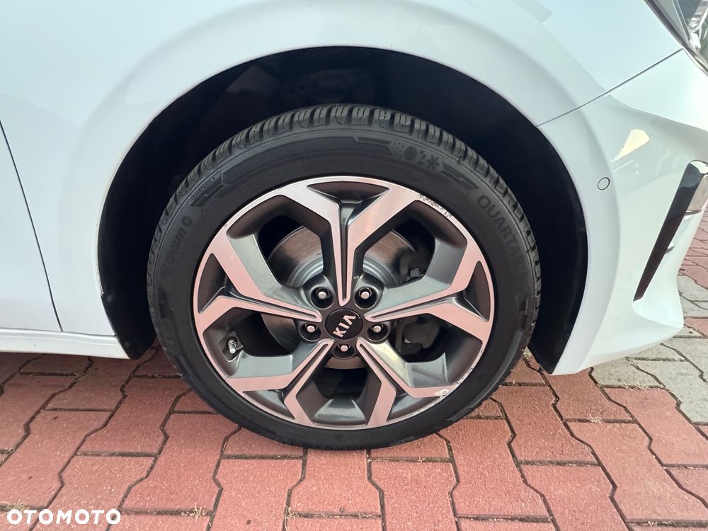 Kia Ceed - 13