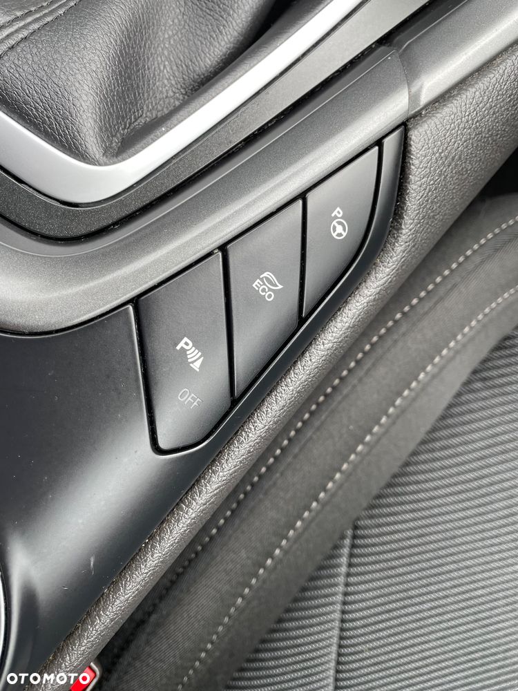 Ford Mondeo 2.0 Hybrid Titanium - 14