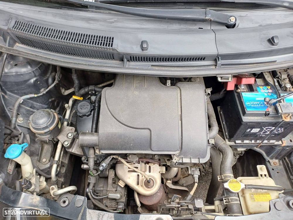 Toyota Yaris 1.0 VVT-i AC Manual - 8