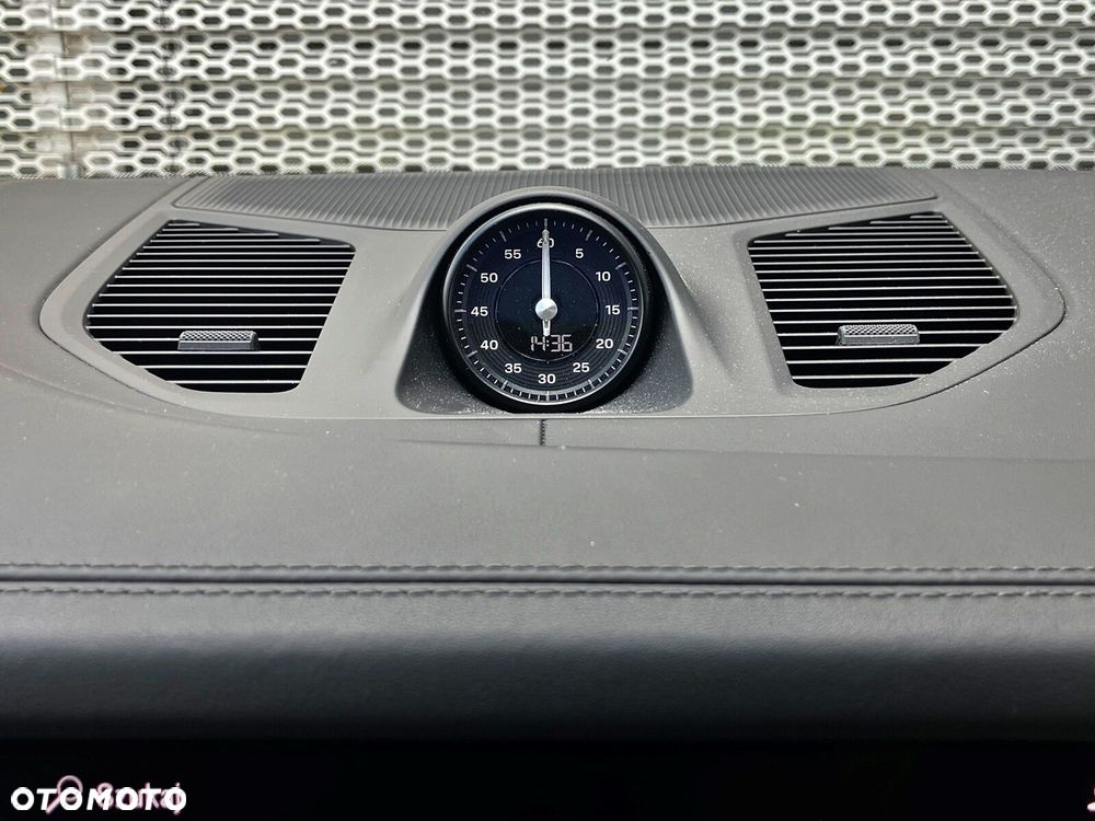 Porsche Cayenne - 34