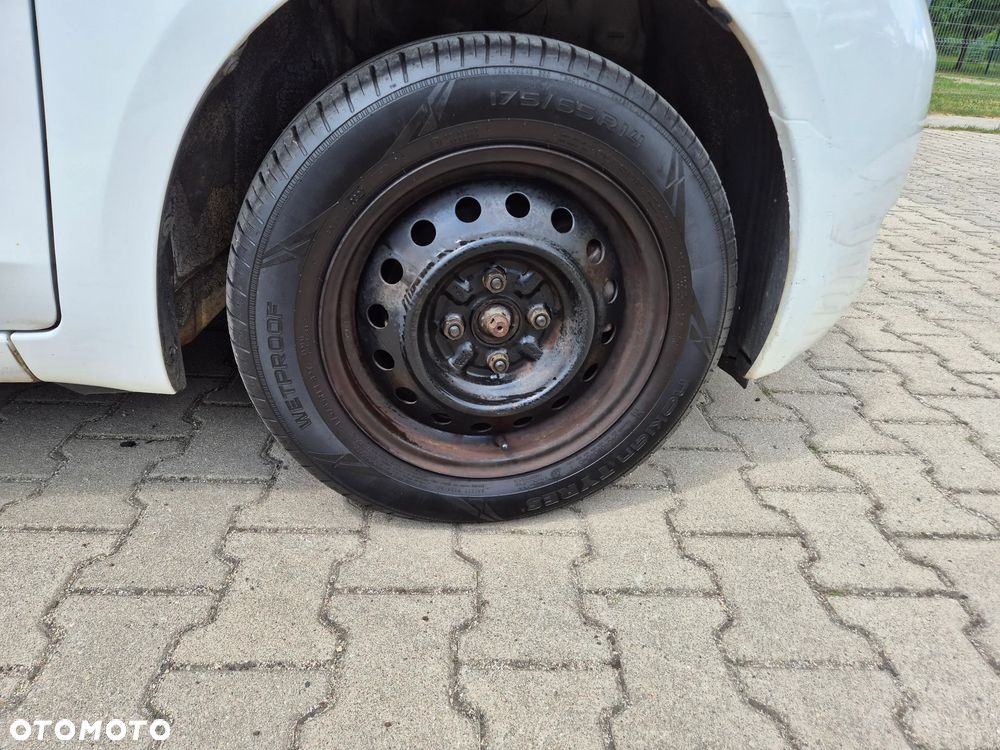 Toyota Yaris - 9
