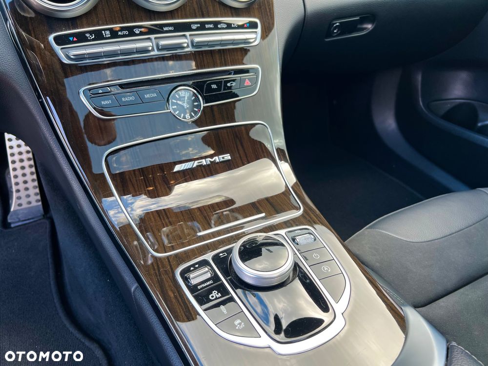 Mercedes-Benz Klasa C AMG 63 AMG Speedshift 7G-MCT - 24
