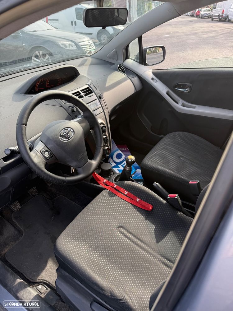 Toyota Yaris 1.0 VVT-i Sol High Pack VSC+TRC - 6