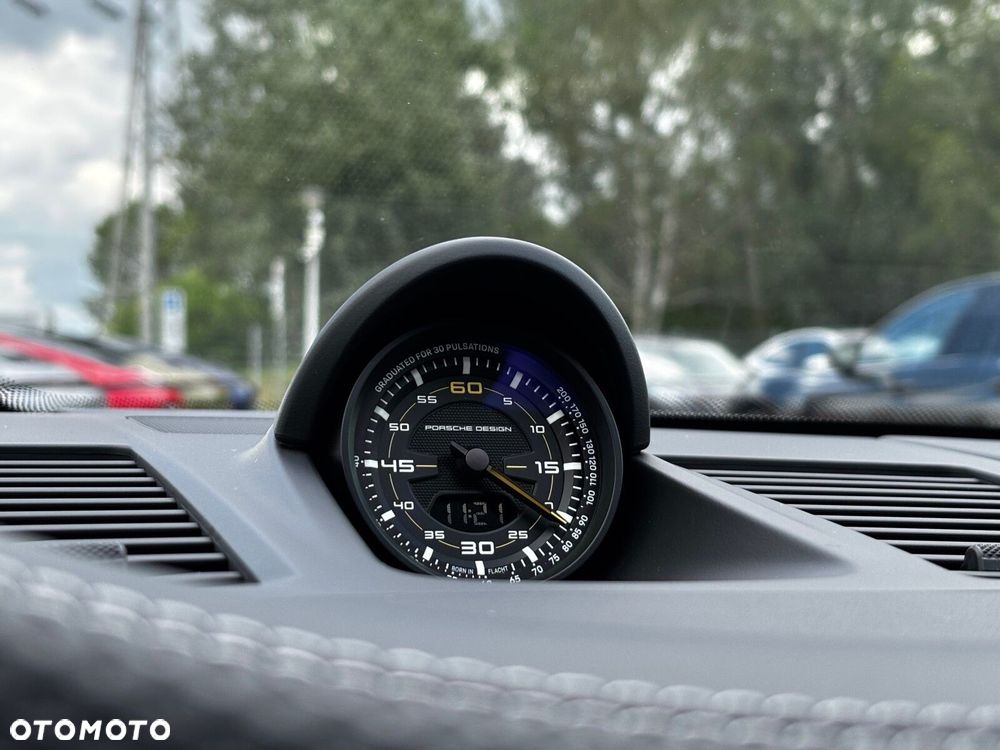Porsche 911 - 34