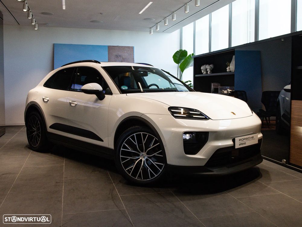 Porsche Macan Electric 4 - 5