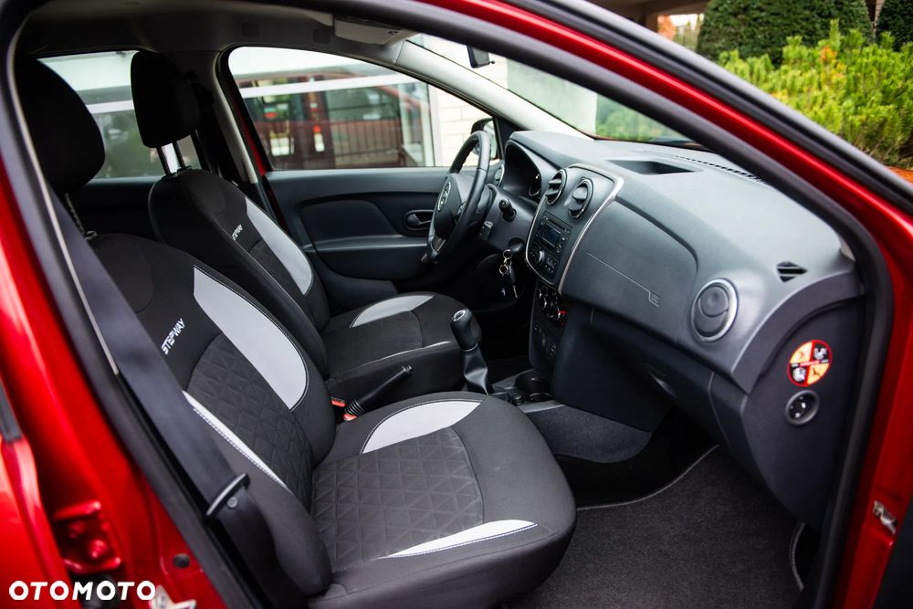 Dacia Sandero TCe 90 Celebration - 24