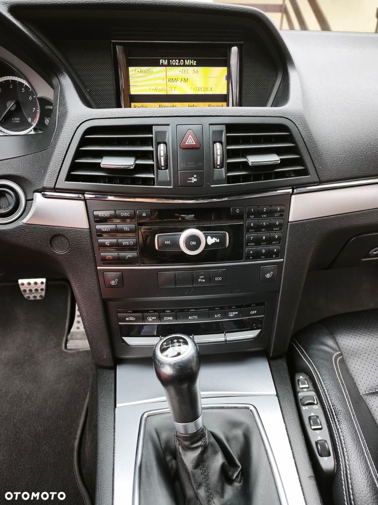 Mercedes-Benz Klasa E 200 CGI BlueEffICIENCY - 15